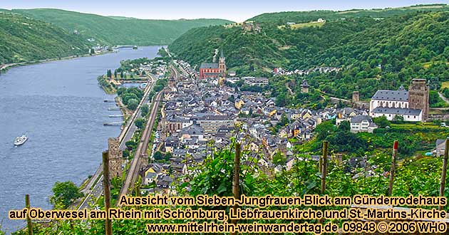 Aussicht vom Sieben-Jungfrauen-Blick am Gnderodehaus  auf Oberwesel im Mittelrheintal mit Schnburg, Liebfrauenkirche und St.-Martins-Kirche.