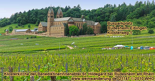 Treffpunkz Busparkplatz an der Klosterkirche der Benediktinerinnenabtei St. Hildegard in Rdesheim-Eibingen